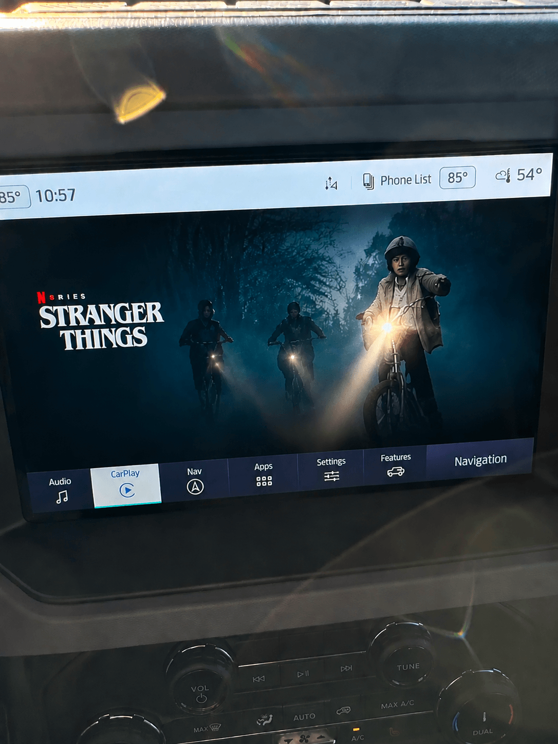 Watch Netflix on Ford, Chevy, Toyota Screen (Wired CarPlay)